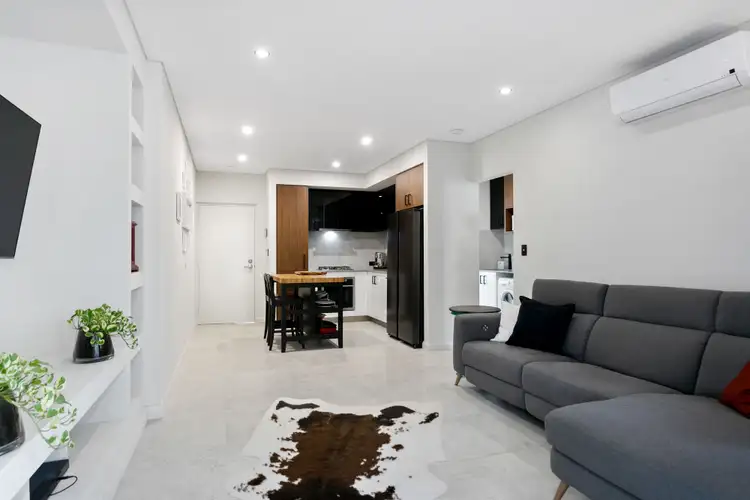 3/16 Peppering Way, Westminster WA 6061