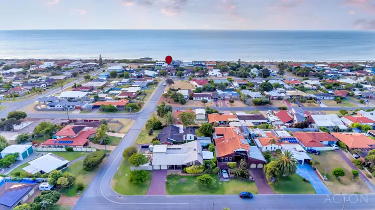 2/2 Hickman Road, Silver Sands WA 6210