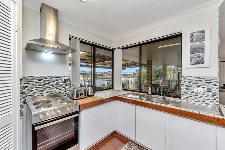 76 Moyup Way, South Yunderup WA 6208