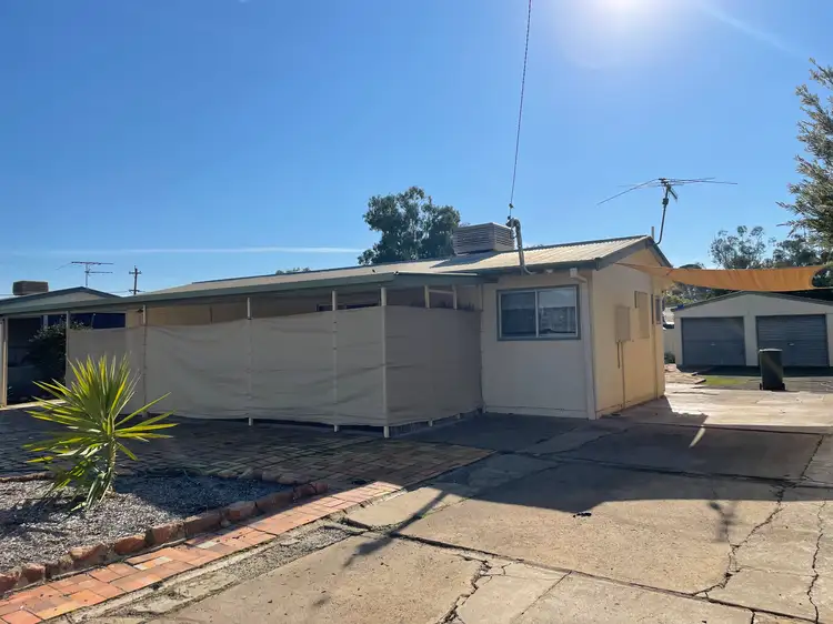 28 Brooks Crescent, Darlington Point NSW 2706