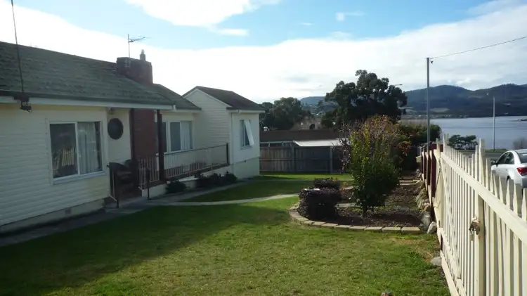 4 Hilton Road