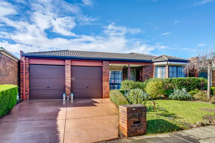 9 Buckley Way, Lynbrook VIC 3975
