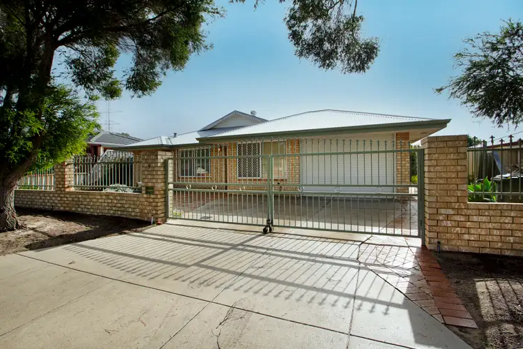 9 Elbrus Way, Caversham WA 6055