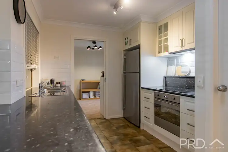 Sixth view of Homely house listing, 7 Hume Place, Tumut NSW 2720