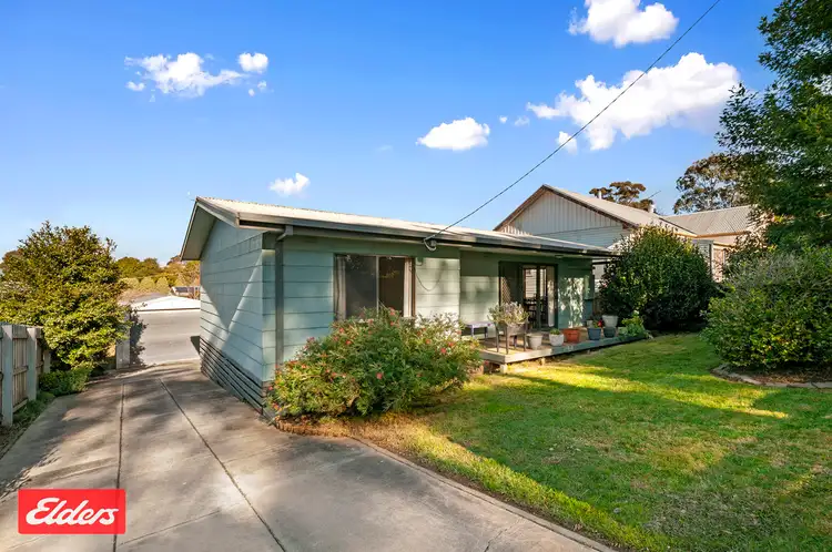 7 Bassett Road, Lakes Entrance VIC 3909
