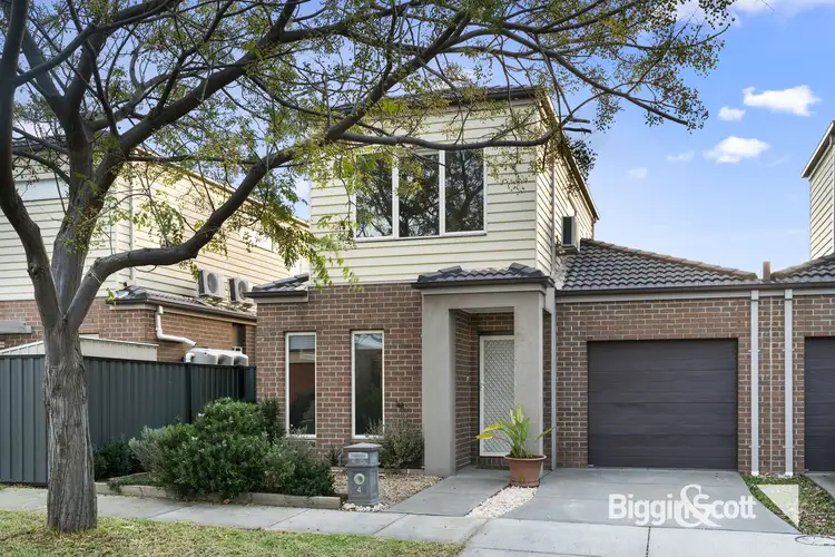 4 Tenerrife Crescent, Point Cook VIC 3030