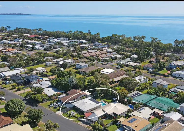 100 Cunningham Street, Urangan QLD 4655