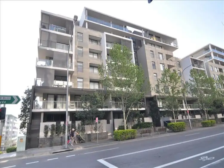 304/76 RIDER BOULEVARD