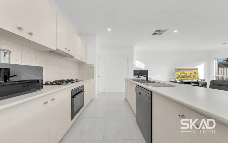 Fifth view of Homely house listing, 29 Grenville Terrace, Roxburgh Park VIC 3064