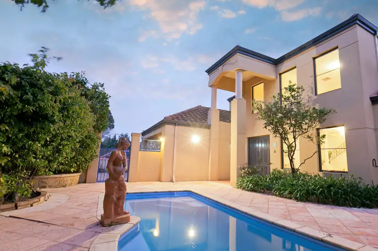 16 Bricknell Road, Attadale WA 6156