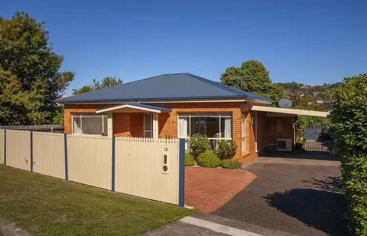 18 Wells Parade, Blackmans Bay TAS 7052