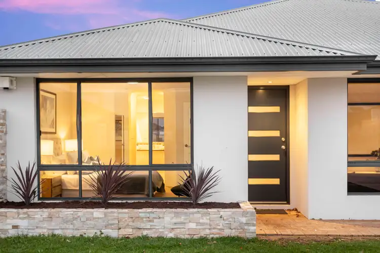 Third view of Homely house listing, 8 Crossville Way, Success WA 6164