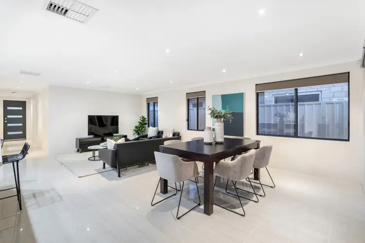Fifth view of Homely house listing, 8 Crossville Way, Success WA 6164