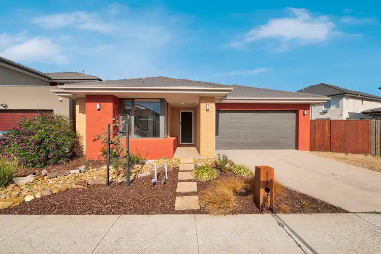 37 Remus Circuit, Cranbourne West VIC 3977