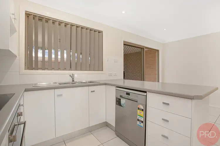 Fifth view of Homely villa listing, 2/9 Windermere Road, Lochinvar NSW 2321
