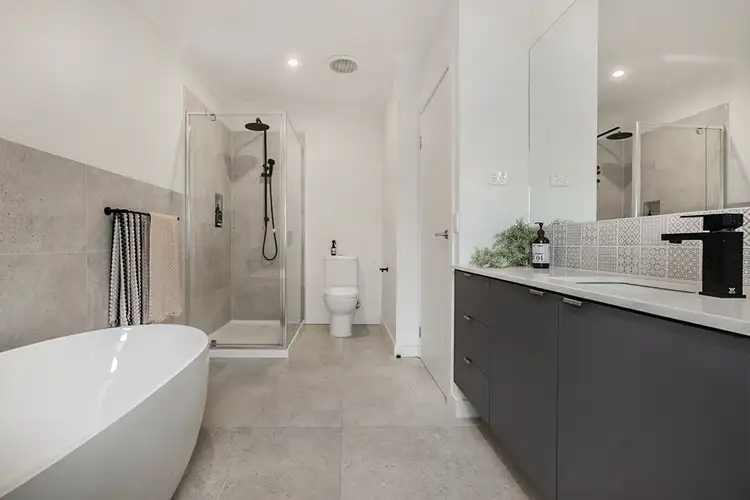 Fourth view of Homely townhouse listing, 2/6 Rangeview Road, Boronia VIC 3155