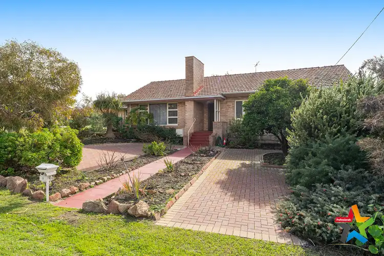 1 Fairs Street, Embleton WA 6062