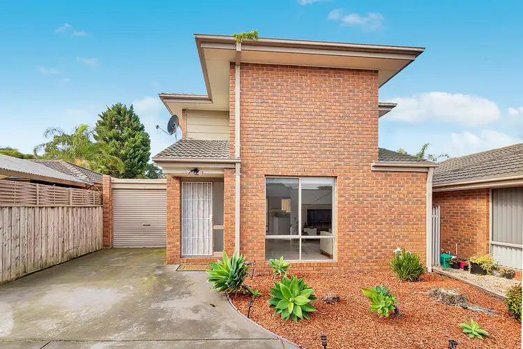 2/74 Huon Park Road, Cranbourne North VIC 3977