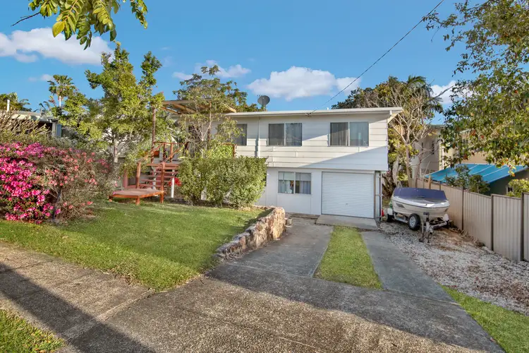 262 Government Road, Labrador QLD 4215