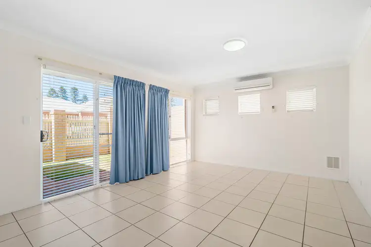 Third view of Homely villa listing, 7/10 Cunningham Street, Beachlands WA 6530