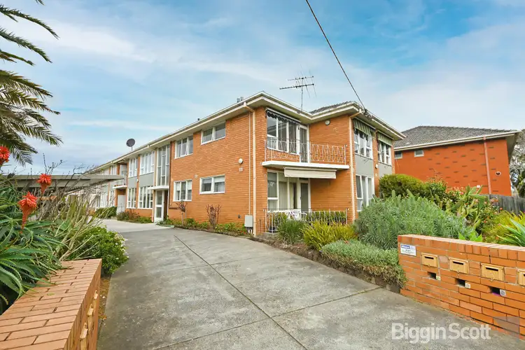 2/15 Royal Avenue, Glen Huntly VIC 3163