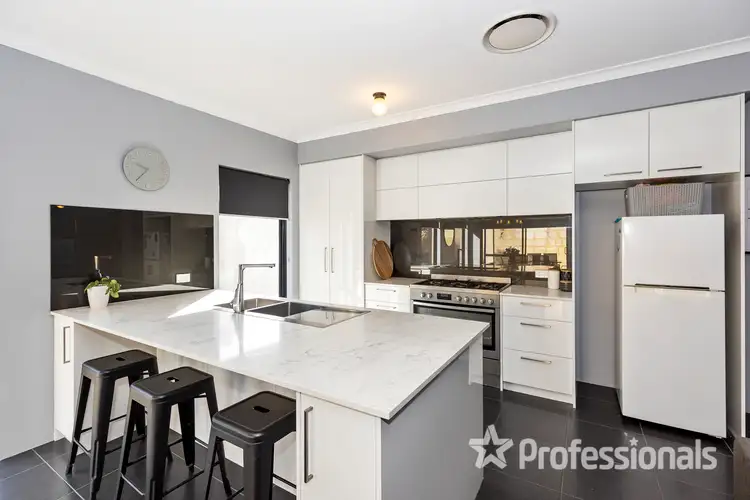 17 Garigal Street, Yanchep WA 6035