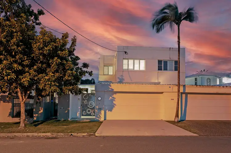 Second view of Homely house listing, 1/249 Stanhill Drive, Chevron Island QLD 4217