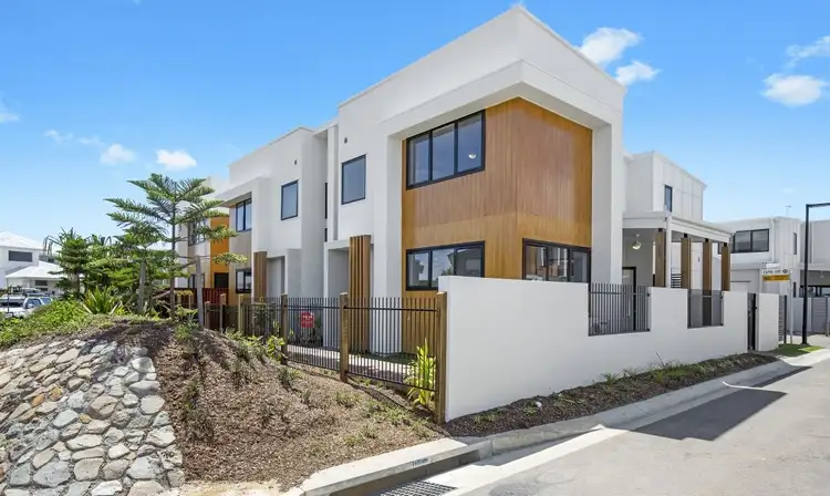 2 Capri Court, Hope Island QLD 4212