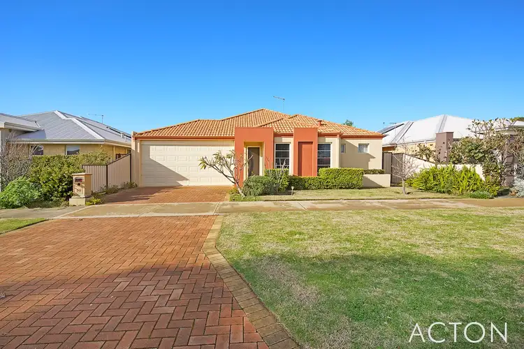 30 Oakleigh Drive, Erskine WA 6210