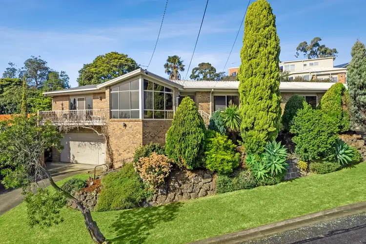 17 Wynfield Drive, Highton VIC 3216