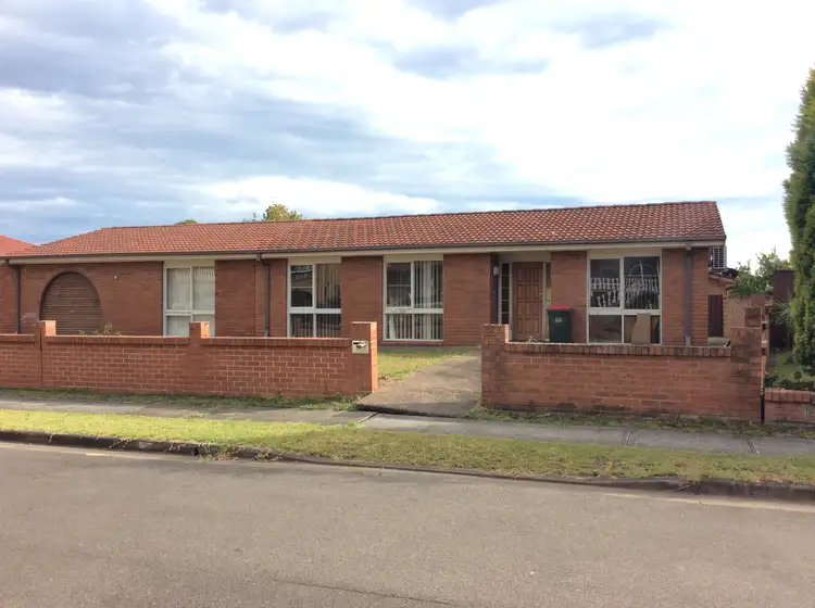 1 Thackeray Close, Wetherill Park NSW 2164