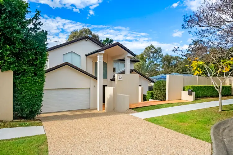 32 Amersham Crescent, Carindale QLD 4152
