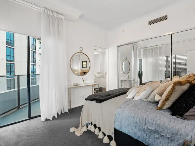 Sixth view of Homely unit listing, 1706/5 Harbour Side Court, Biggera Waters QLD 4216