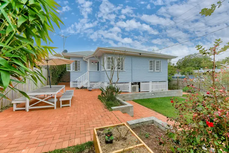 26 Rowton Street, Holland Park QLD 4121