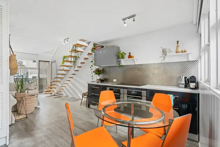 3/21 Sunset Boulevard, Surfers Paradise QLD 4217