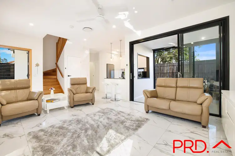 3/7 Turpin Road, Labrador QLD 4215