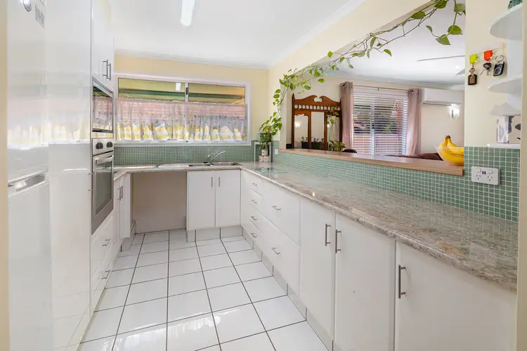 2/4 McWilliam Close, Labrador QLD 4215