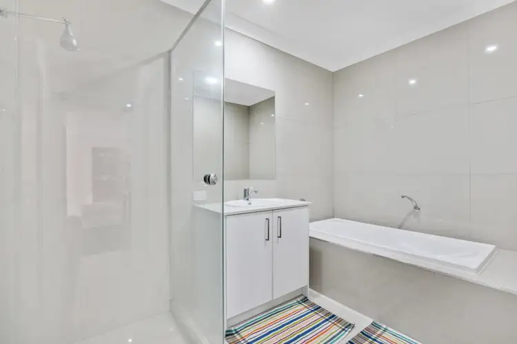 Third view of Homely unit listing, 1/15 Bellavista Circuit, Beaconsfield QLD 4740