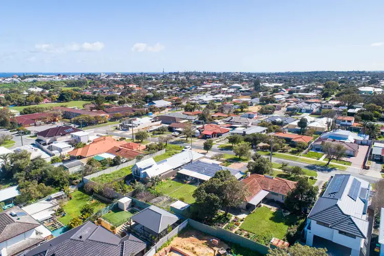 9 Jeffery Street, Beaconsfield WA 6162