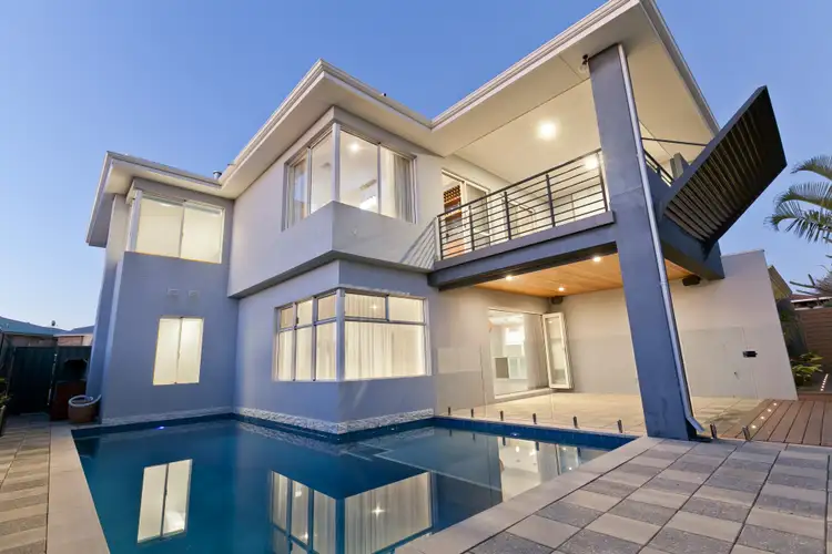 10 Porpoise Court, Coogee WA 6166