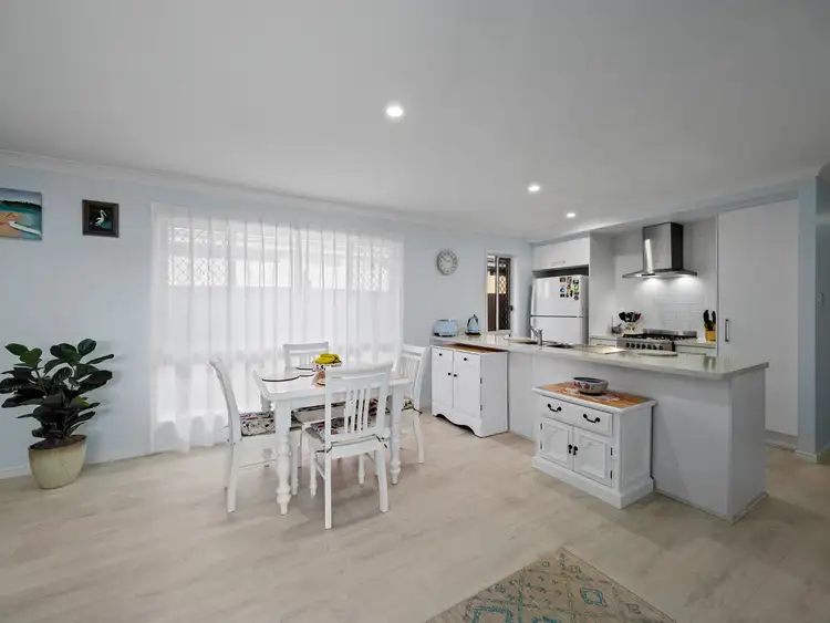 Second view of Homely house listing, 8 Rauburn Street, Thornlands QLD 4164