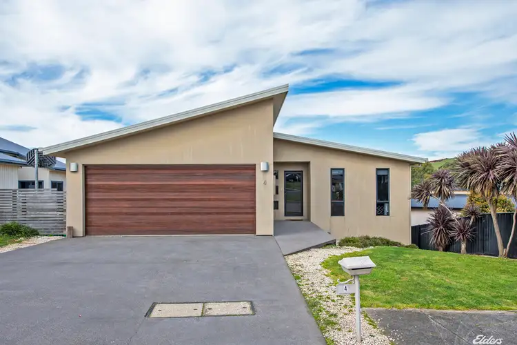 4 Panorama Crescent, Cooee TAS 7320