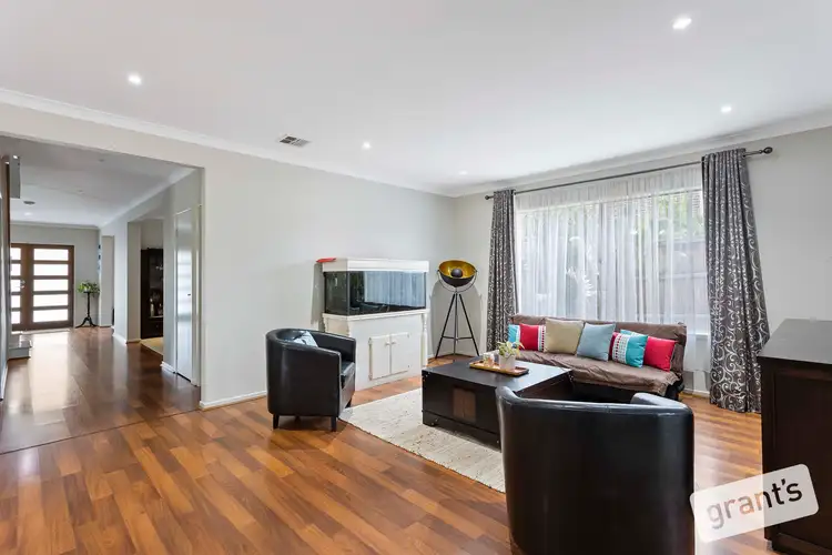 Fifth view of Homely house listing, 4 Bellavista Court, Narre Warren North VIC 3804