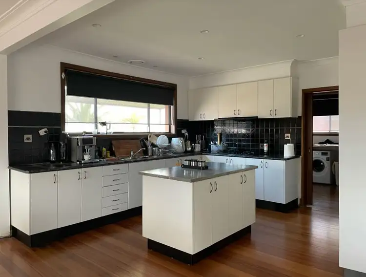 5 Sherwood Drive, Thomastown VIC 3074