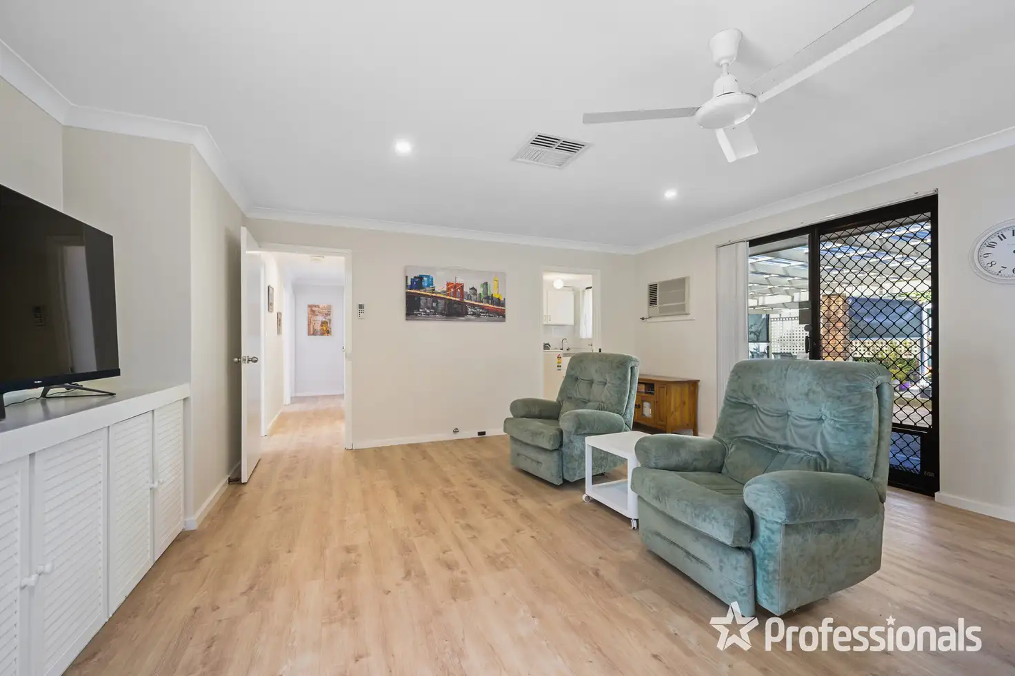 Main view of Homely house listing, 7 Thirroul Grove, Kingsley WA 6026