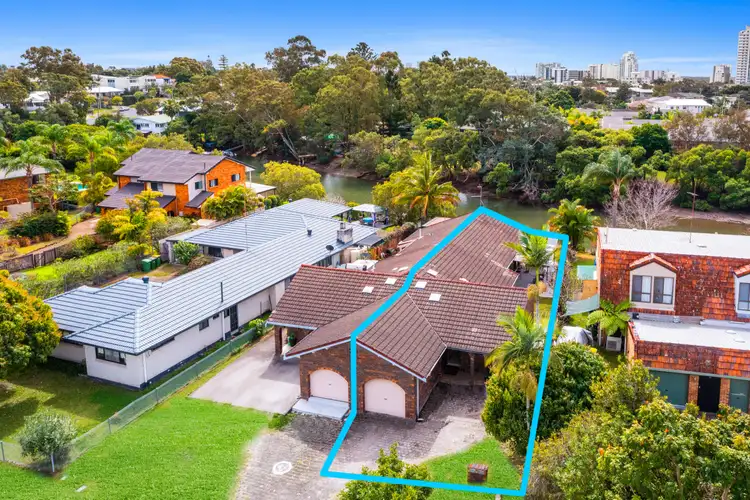 2/9 Royal Palm Court, Southport QLD 4215