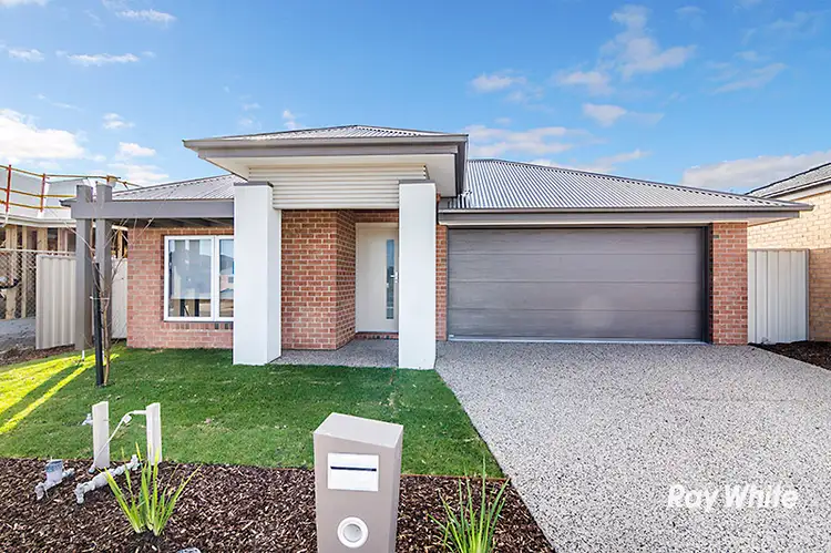 18 Isabel Street, Pakenham VIC 3810