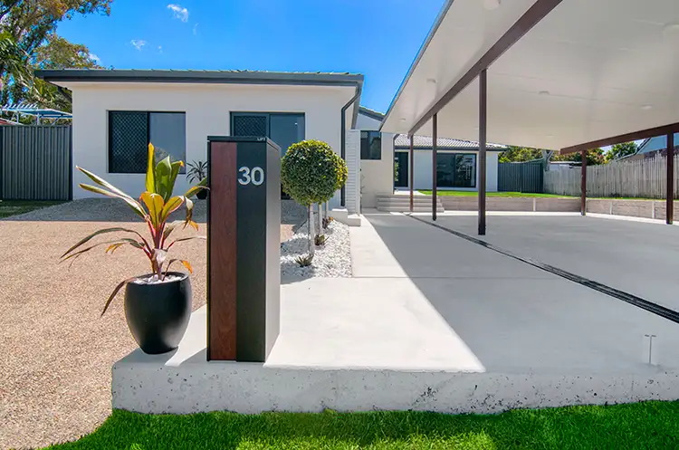 30 Parkes Drive, Helensvale QLD 4212