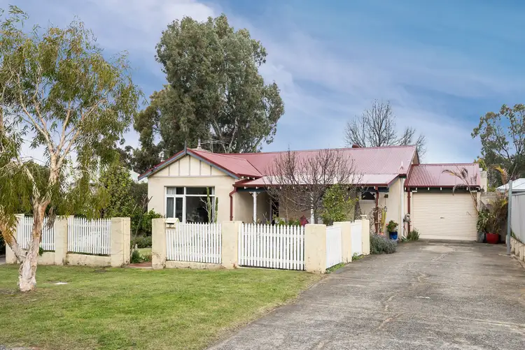 10 Tamar Street, Palmyra WA 6157