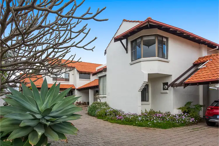 2/52 Robert Street, Como WA 6152